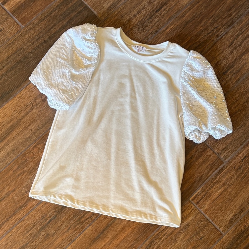 EUC TCEC White Sequin Puff Sleeve Top